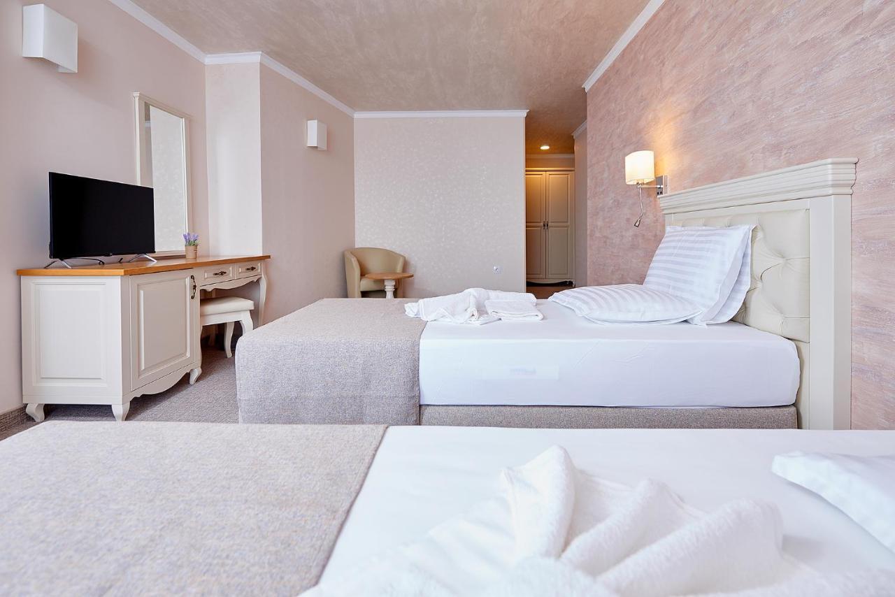 Neptun Hotel Pomorie Exterior foto