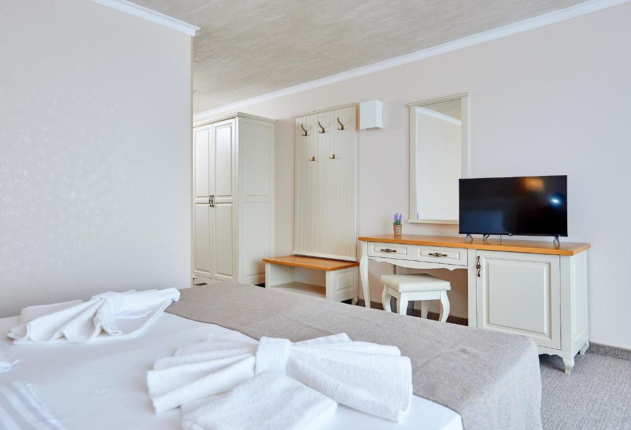 Neptun Hotel Pomorie Exterior foto