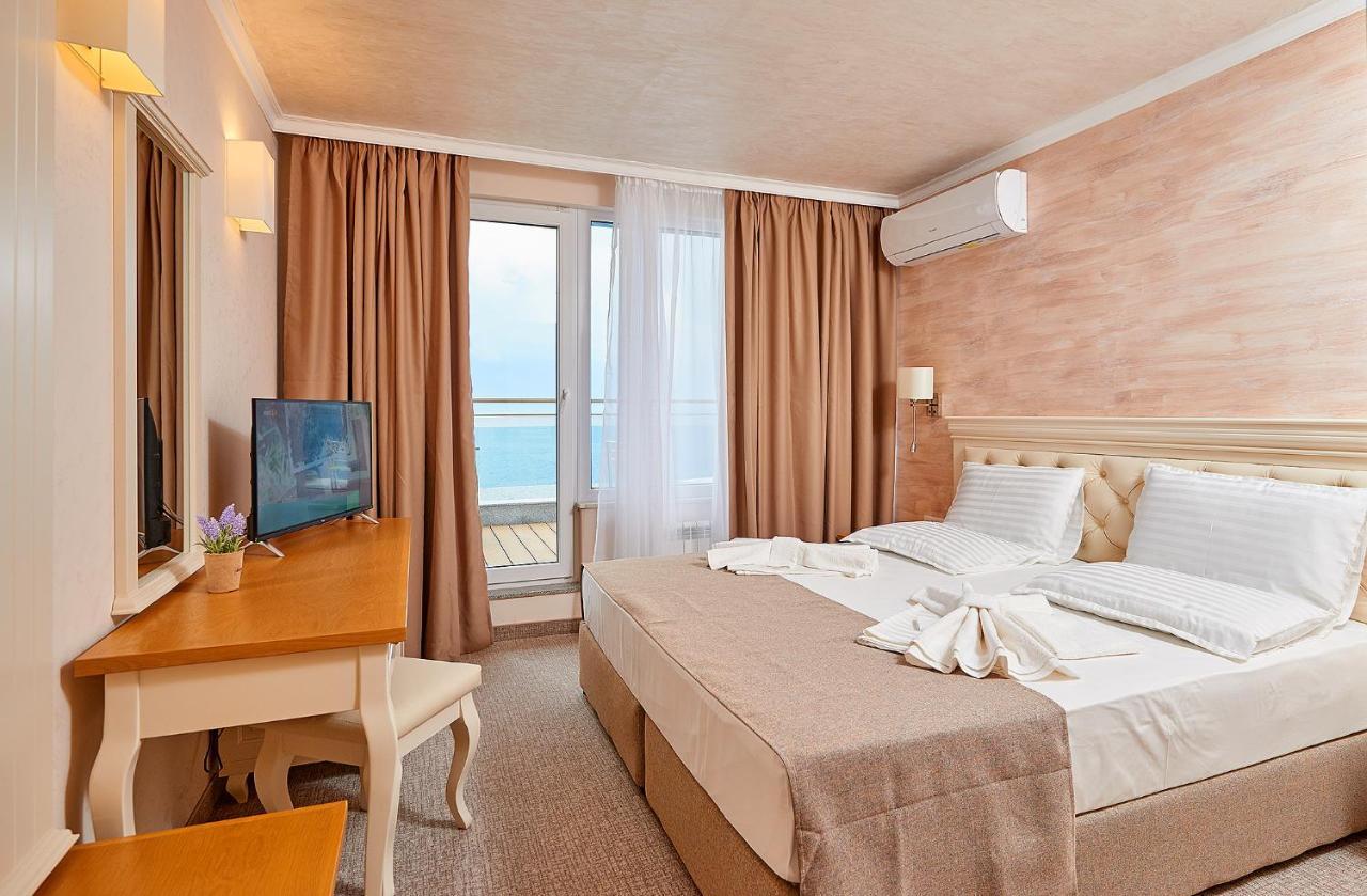 Neptun Hotel Pomorie Exterior foto