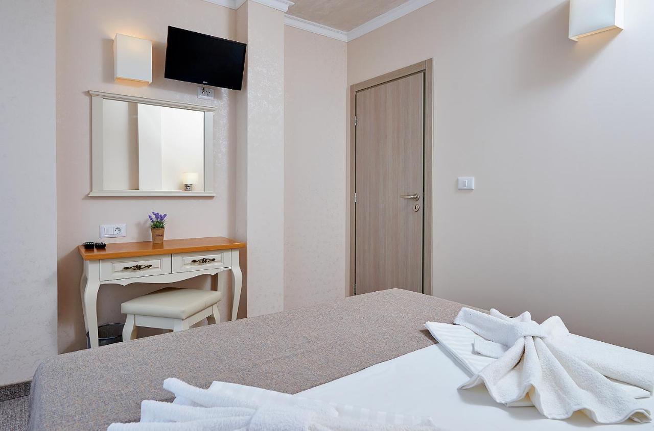 Neptun Hotel Pomorie Exterior foto